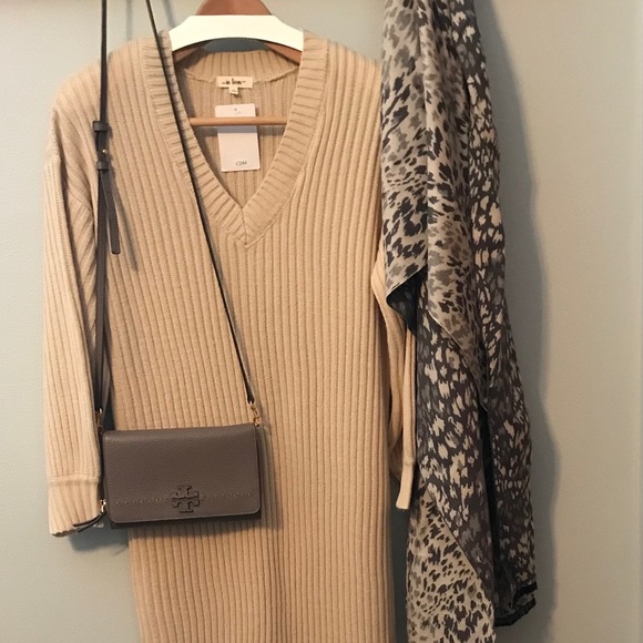 NWT long rib knit dress with ribbed v-neckline S - Picture 2 of 4